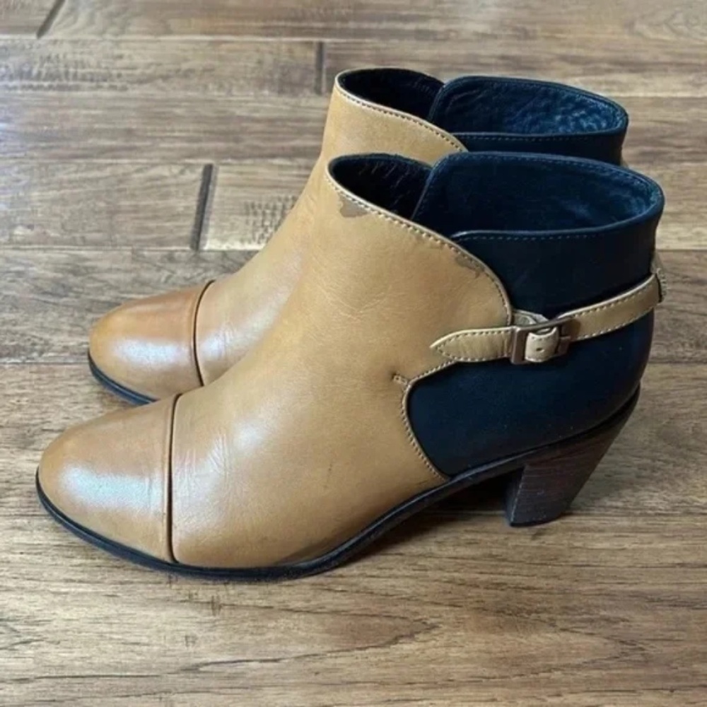 Wolverine Tan and Black Ankle Boots - Picture 10 of 13